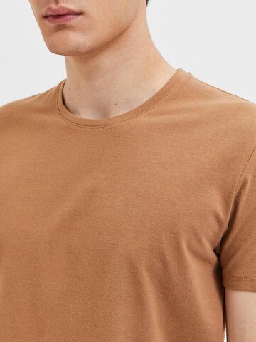 T-Shirt 'AEL' SELECTED HOMME en marron