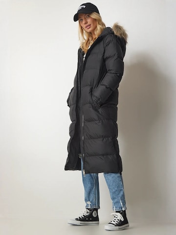 Happiness İstanbul - Sobretudo de inverno em preto