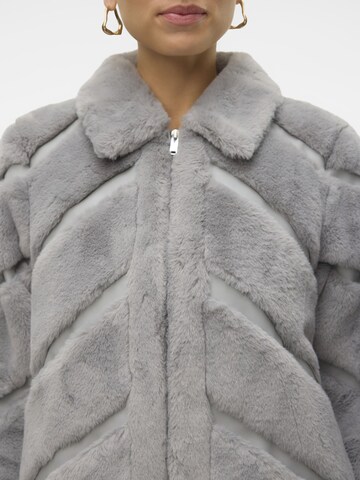 Veste mi-saison VERO MODA en gris