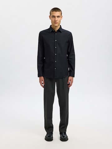 SELECTED Slim fit Button Up Shirt 'SLHCLARK' in Black