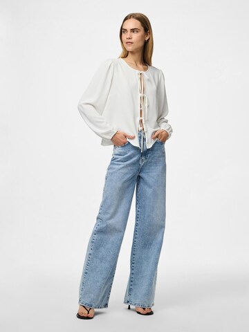Chemisier 'PCTIFFANY' PIECES en blanc