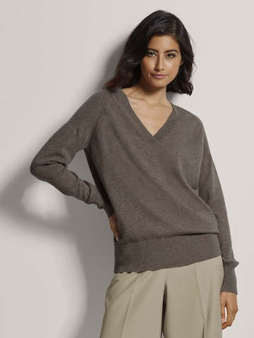 MADELEINE Sweater in Grey: front