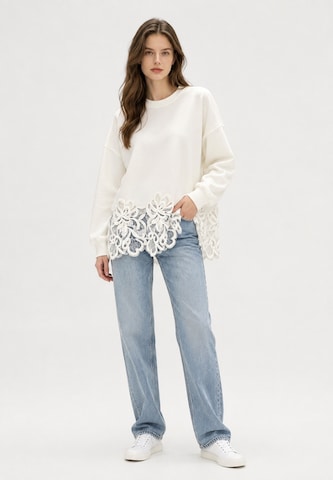 Elara Sweatshirt in Weiß