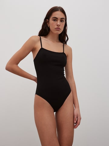 EDITED Bodytop 'Sabina' in Schwarz: predná strana