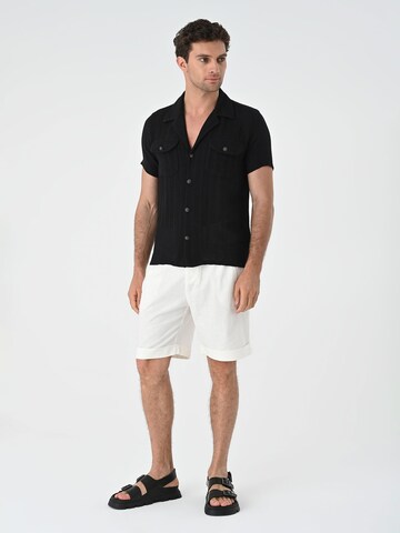 Antioch - Ajuste regular Camisa en negro