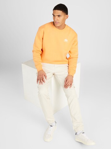 ALPHA INDUSTRIES Sweatshirt in Orange