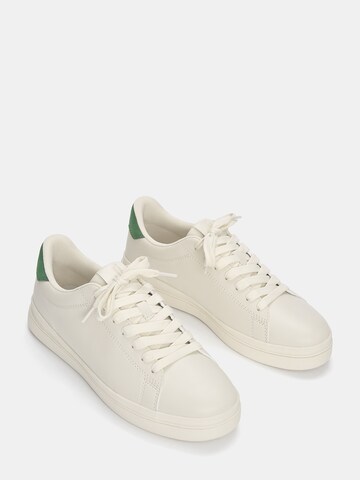 Pull&Bear Sneakers laag in Beige