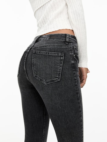 Pull&Bear Skinny Jeans in Grau