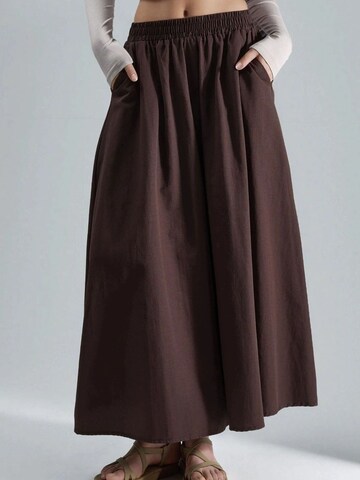 Busem Skirt in Brown: front