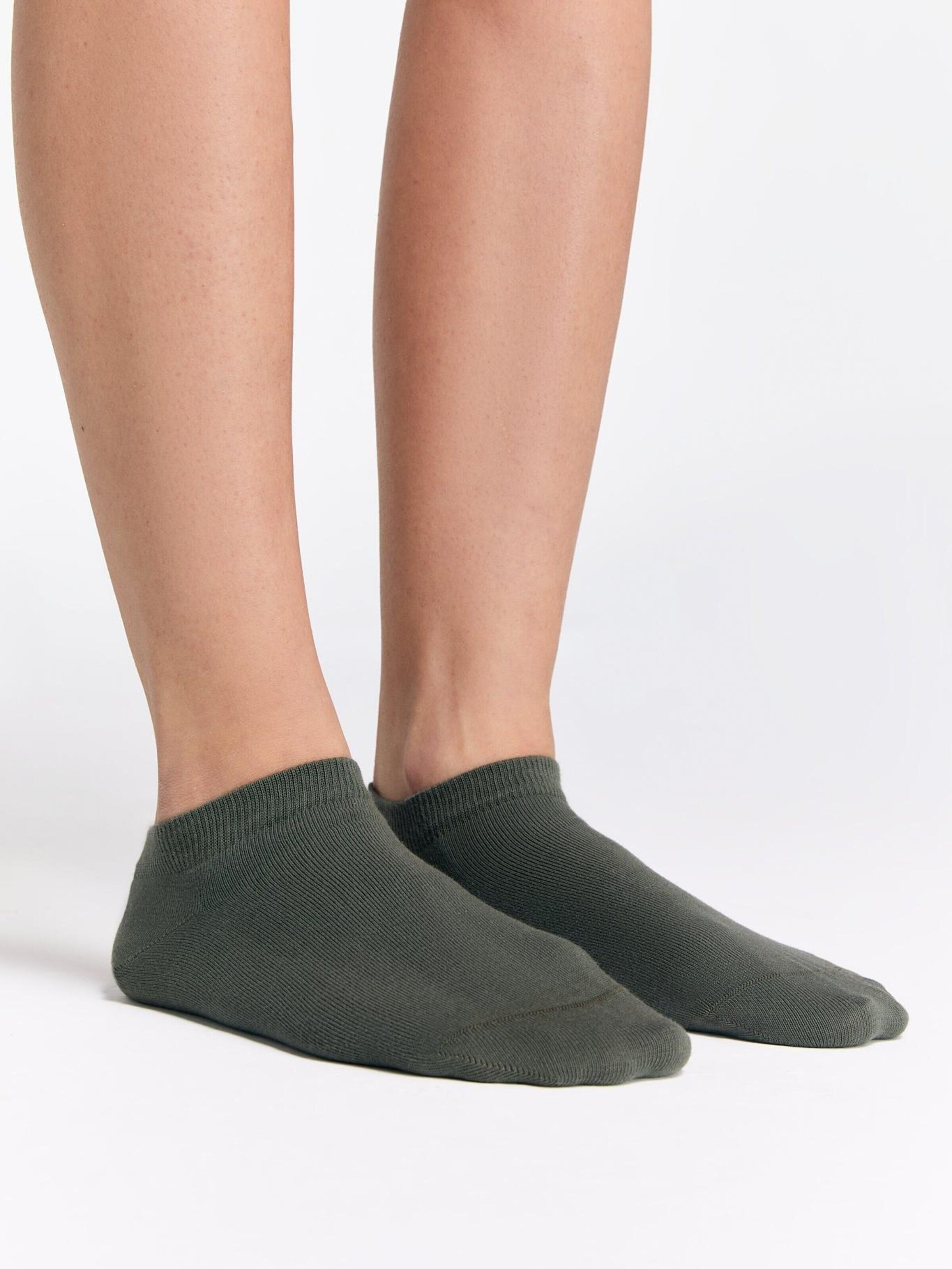 Albero Natur Ankle Socks in Green: front