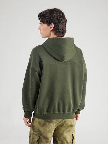 Abercrombie & Fitch Суичър 'ESSENTIAL' в зелено