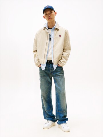 Tommy Jeans Демисезонная куртка 'ESSENTIAL' в Зеленый