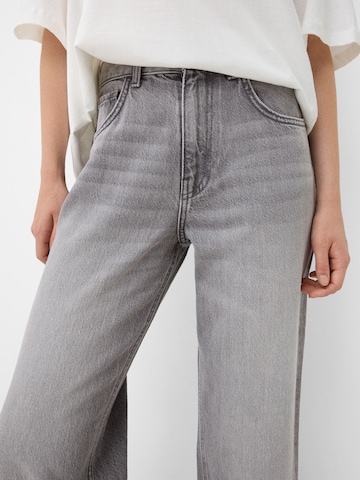 Bershka Loosefit Džíny – šedá