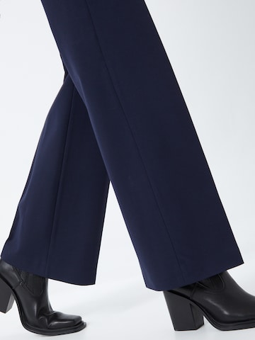 ESPRIT - Loosefit Pantalón de pinzas en azul
