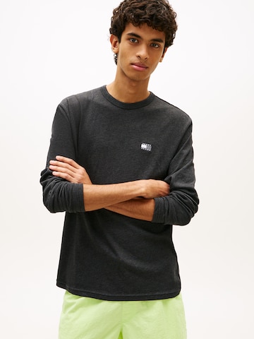 Tommy Jeans Тениска в черно: отпред