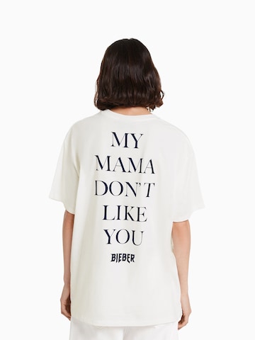 T-shirt Bershka en blanc