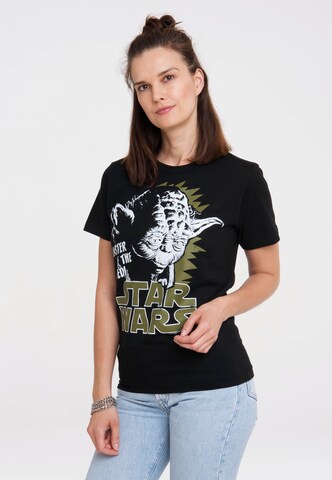 LOGOSHIRT T-Shirt 'Star Wars - Yoda' in Schwarz: predná strana