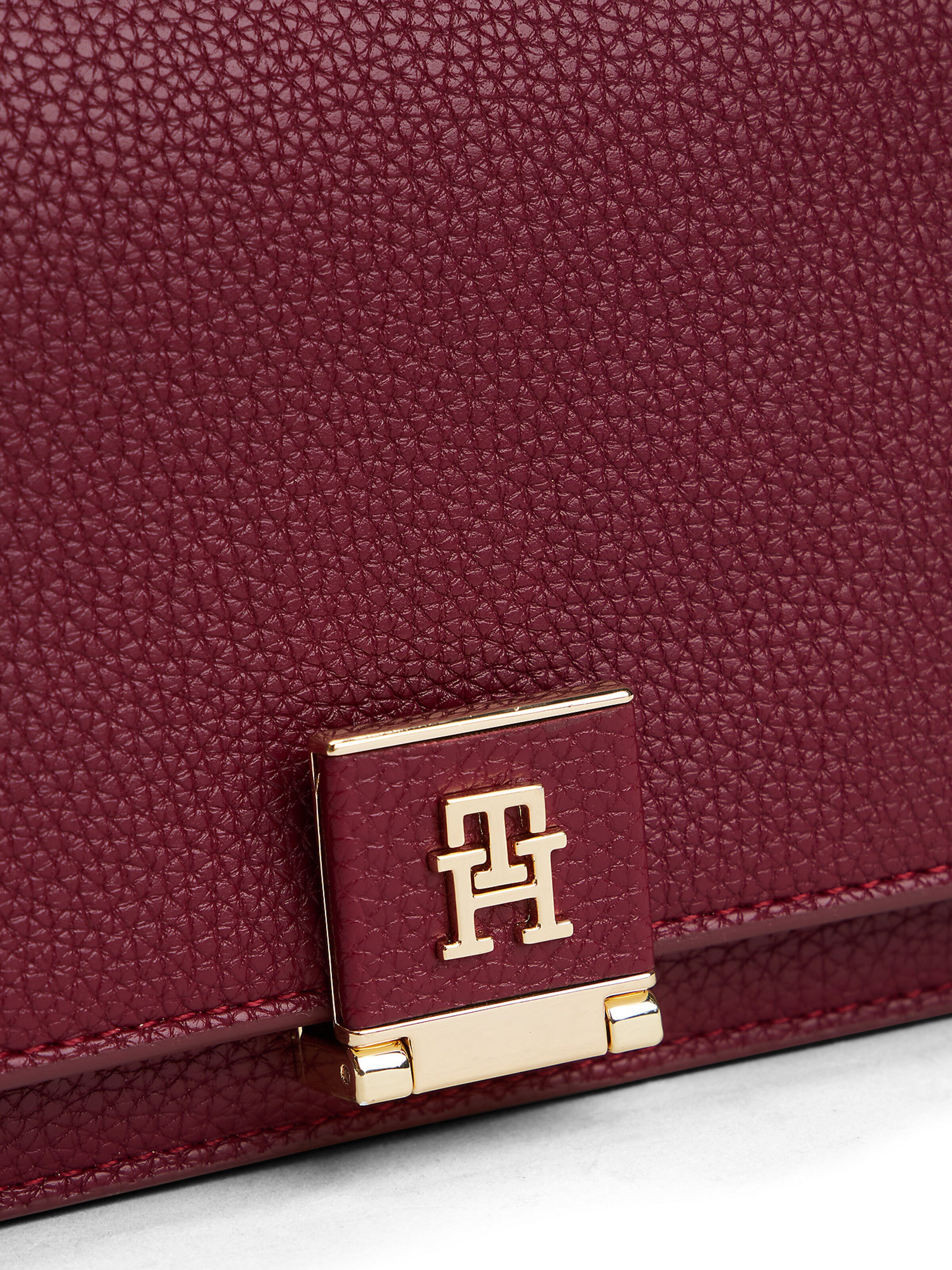 TOMMY HILFIGER Umhängetasche in Rot