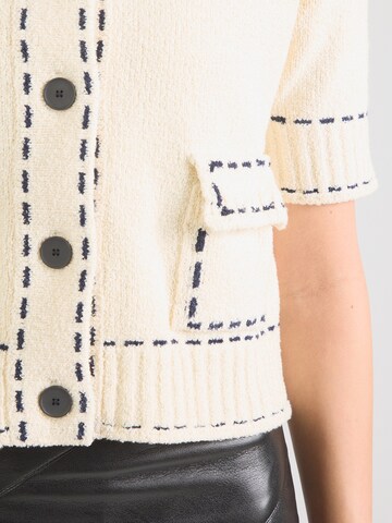 Pulover de la Rich & Royal pe alb