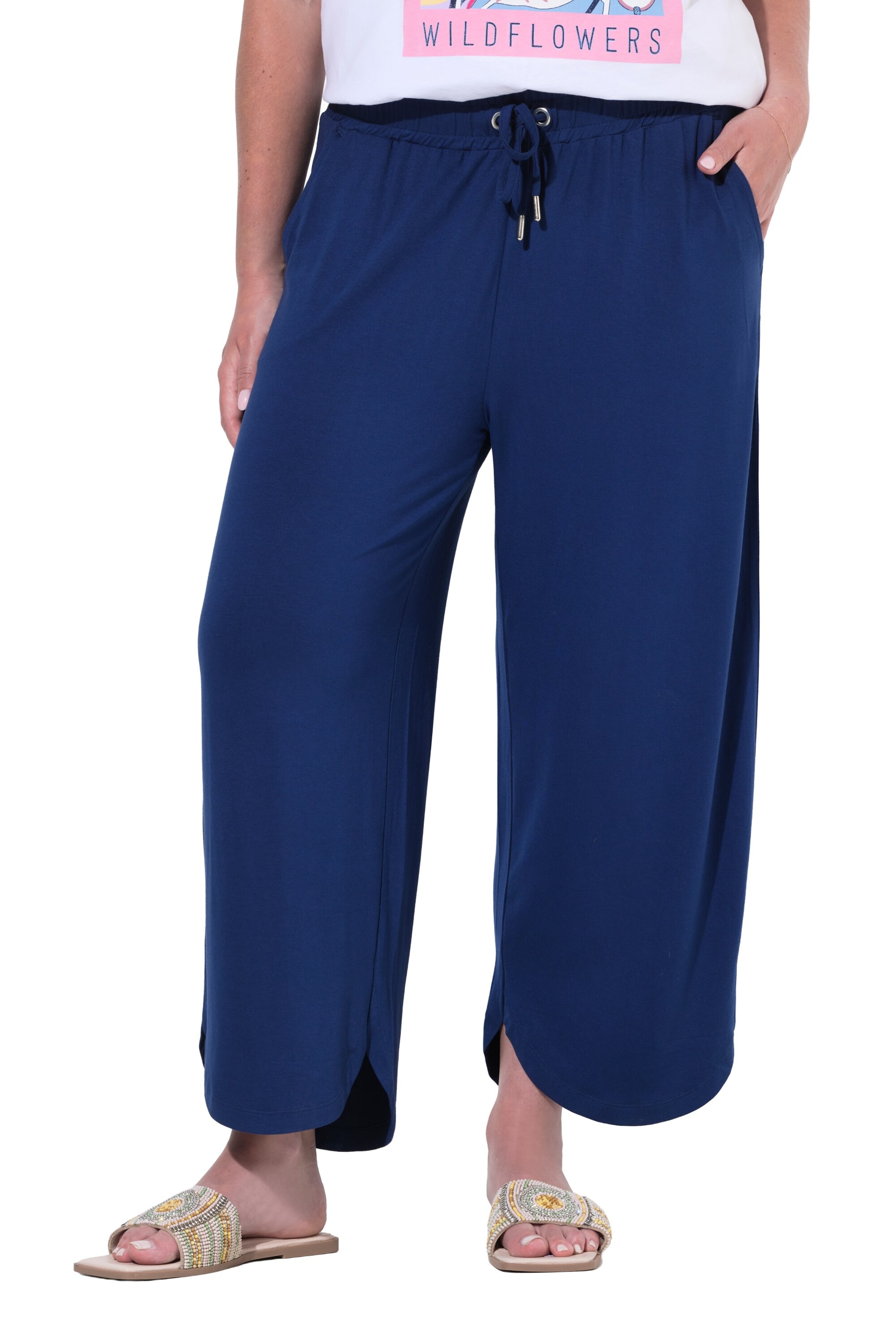 Angel of Style Baggy Trousers in Blue: front