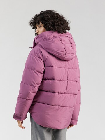 MAKIA Between-season jacket 'Lumi' in Pink