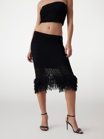 GUESS Skirt in Black: front