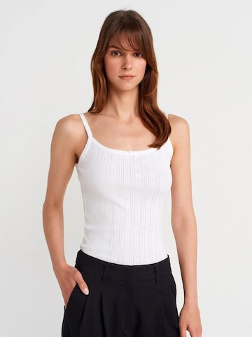 Dilvin Top in White: front