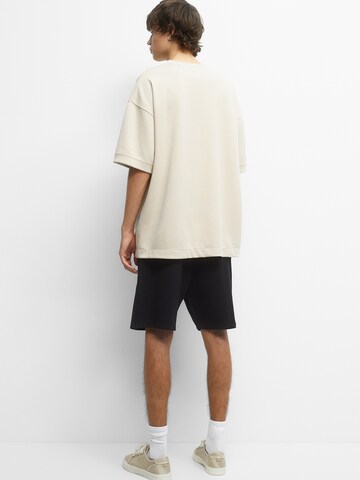Pull&Bear Loosefit Shorts in Schwarz