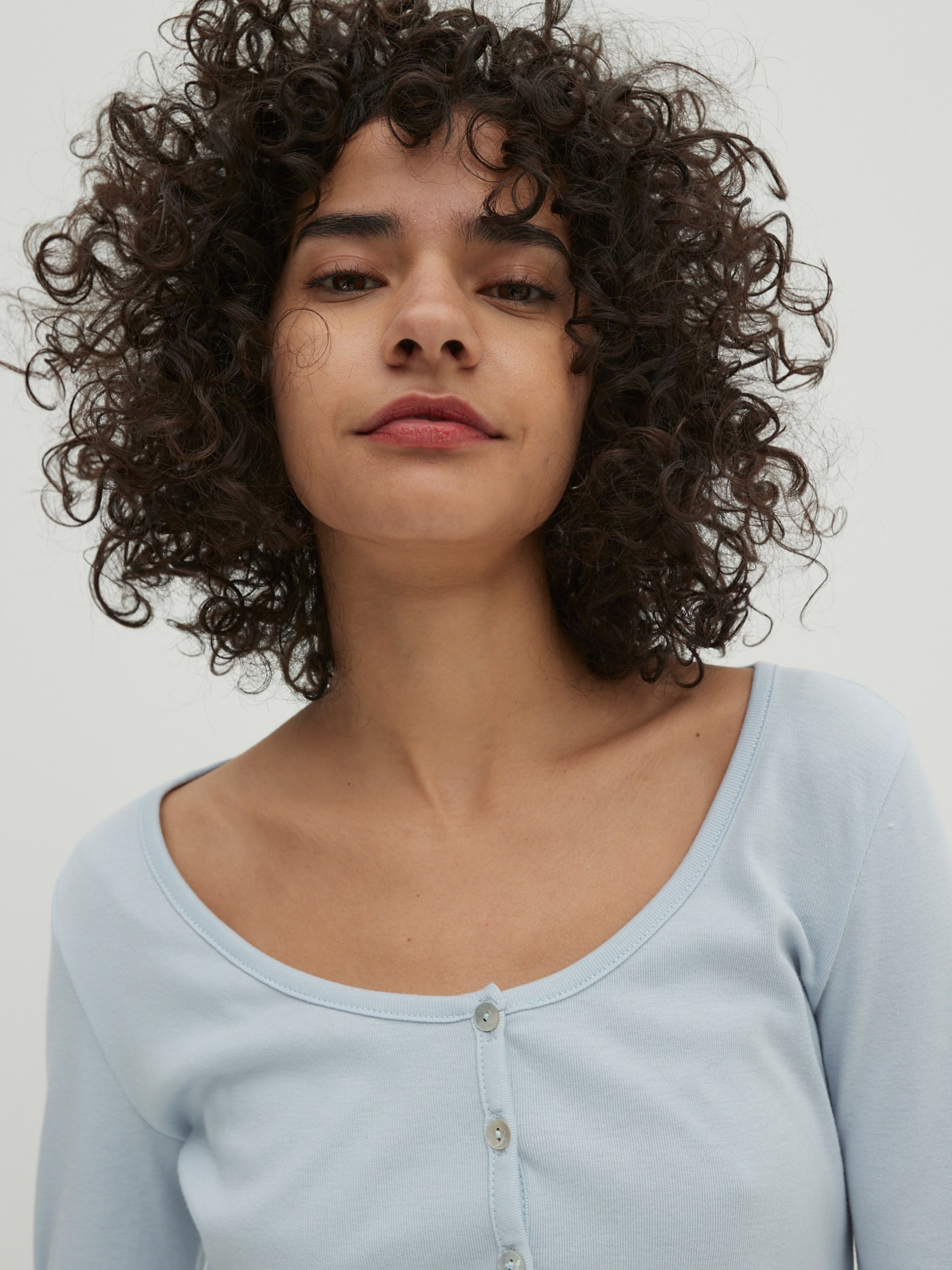 EDITED Produkte Strickjacke 'Kira' blau