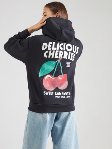 Sublevel Sweatshirt in Black: front