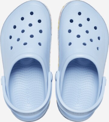 Chaussure basse Crocs en bleu