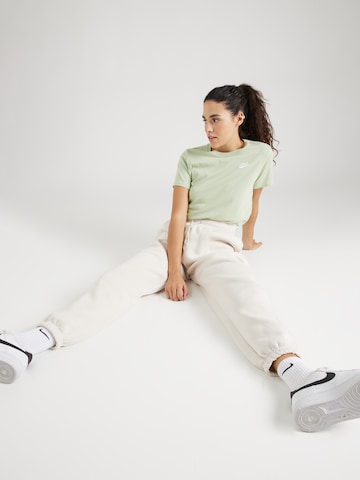 Nike Sportswear Shirt 'Club Essential' in Groen