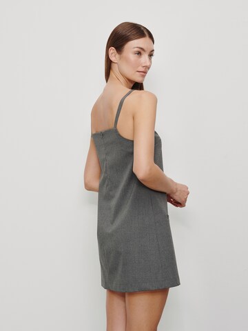 Robe RÆRE by Lorena Rae en gris