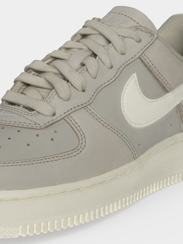 Nike Sportswear Ниски маратонки 'Air Force 1 Retro Premium' в бежово
