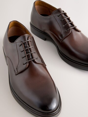 Scarpa stringata di Next in marrone