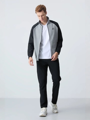 Survêtement 'Aktive Sets' Tommy Life en mélange de couleurs
