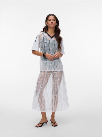 VERO MODA - Camiseta 'VMHARPER' en blanco