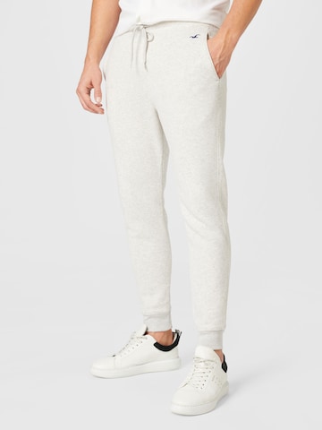 HOLLISTER Tapered Pants in Grey: front