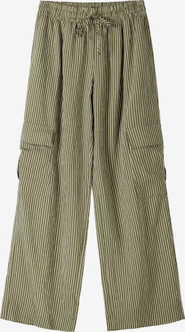 Bershka Loosefit Gargohousut värissä vihreä: etupuoli