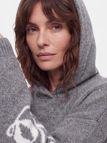 Pullover di VERSTIQUE in grigio