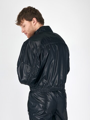 Magdeburg Los Angeles Between-Season Jacket 'ESSENTIAL' in Black: back