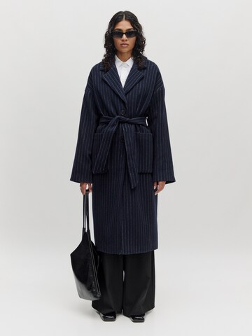 Manteau mi-saison 'Santo' EDITED en bleu