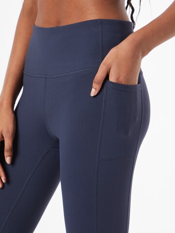 Skinny Pantaloni sportivi di SKECHERS in blu