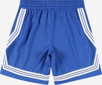 NIKE Regular Sportshorts in Blau