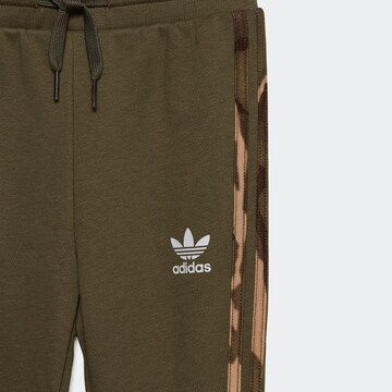 ADIDAS ORIGINALS Sweatsuit 'Camo' in Green