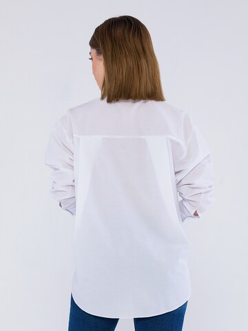 Basics and More Blouse 'Rhianna' in White