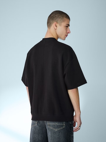 Bershka Суичър в черно