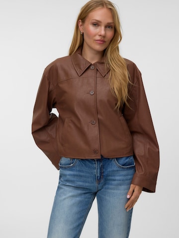 VERO MODA Tussenjas 'VM Luana' in Bruin: voorkant