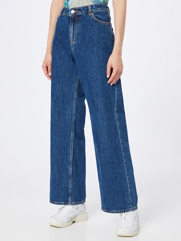 Monki Wide leg Jeans in Blue: front