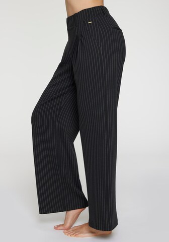 LASCANA Loose fit Pleat-Front Pants in Black